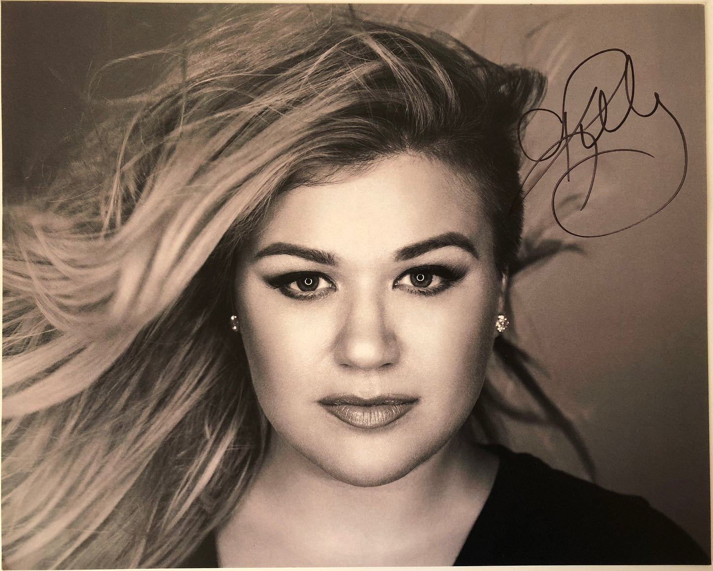 Kelly Clarkson signed photo